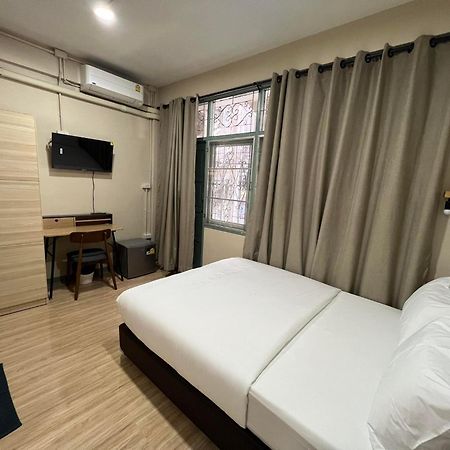 Hotel Bangwa House - Mrt Bangwa Station Bangkok Esterno foto