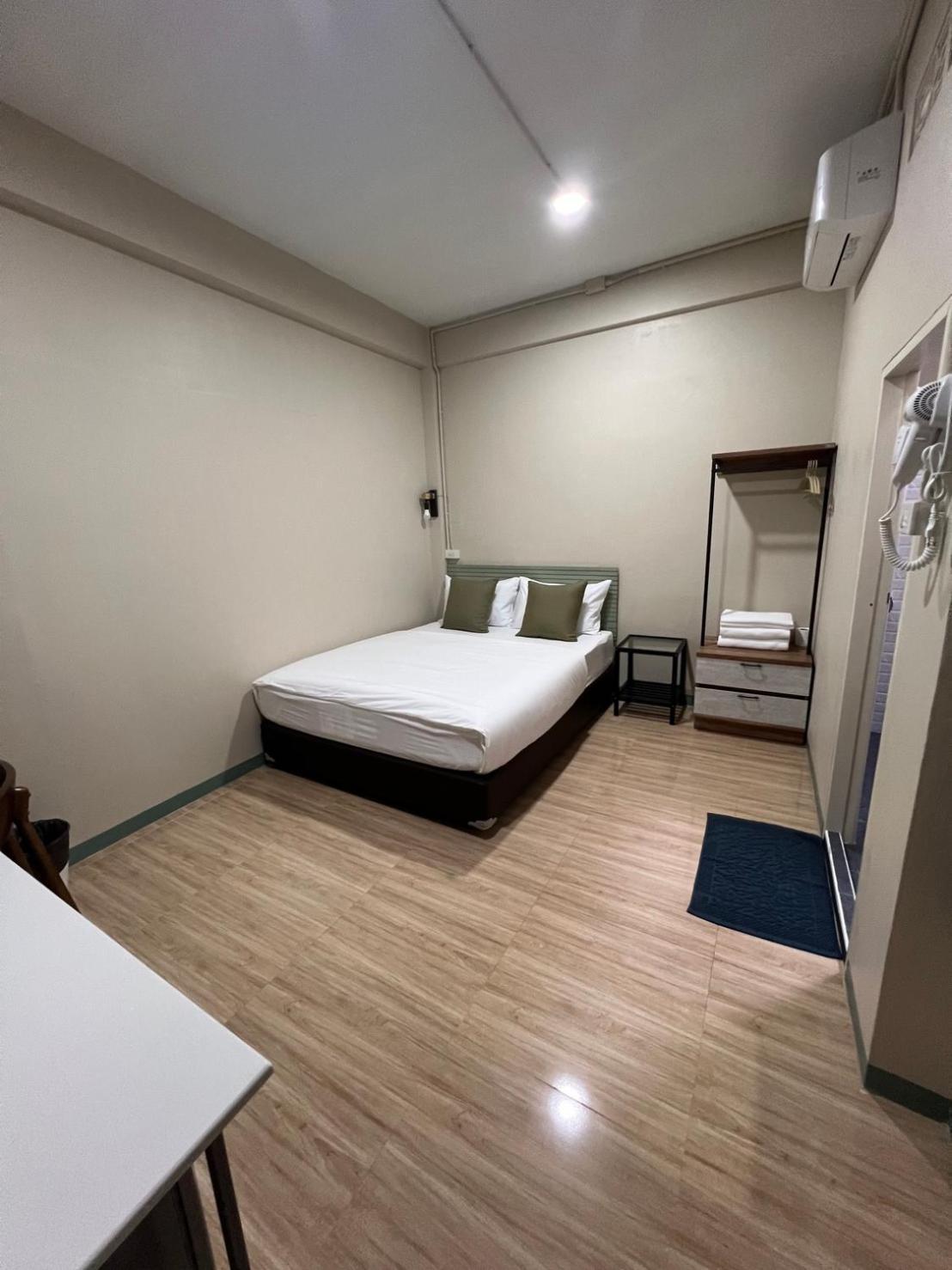 Hotel Bangwa House - Mrt Bangwa Station Bangkok Esterno foto